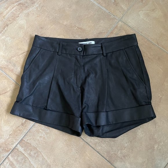Elizabeth and James Shorts 100% lamb leather Size 4.